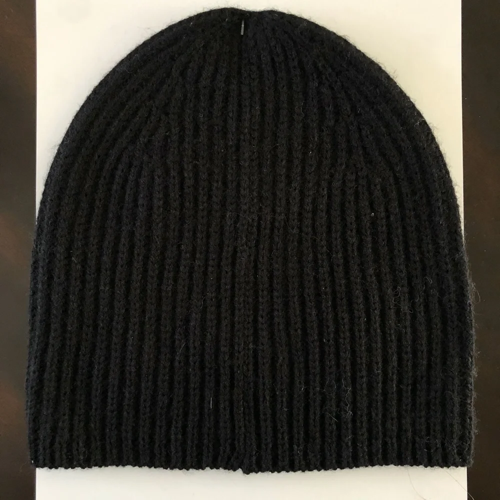*KATE SPADE* Black x White Wink Winter Beanie